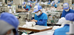 Doanh nghiệp nghìn lao động nhận đơn hàng dệt may vài trăm chiếc
